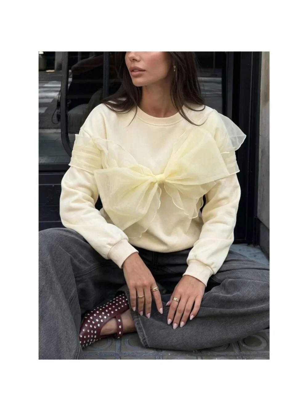 Bow Round Neck Long Sleeve Sweatshirt